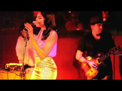 LaTina Webb Performing Can I See You @ Bar Lubitsch