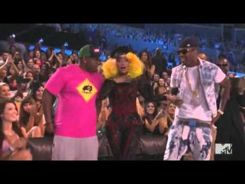 Rihanna, One Direction Win Big at VMAs