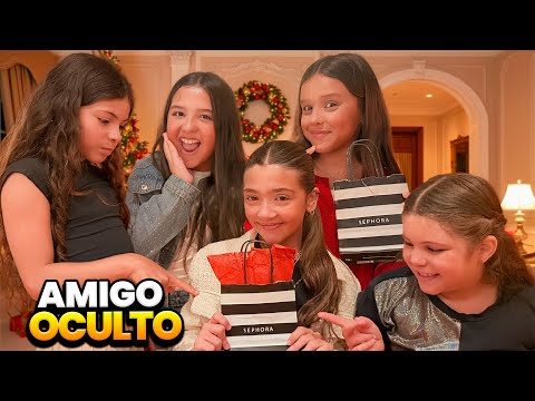 Lara organized a Secret Santa with the Mini Divas at Barra Shopping •Lara Caruso•