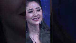 Download lagu Cakeppp!! Penampilan Valen bikin penonton tersihirr #shorts mp3