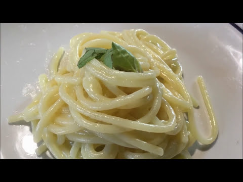 Spaghetti con olio e parmigiano (l'essenziale)