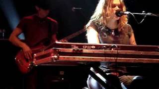 Beth Hart - one eyed chicken