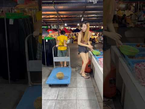 แลกกันนะ🤣🤣 #funny #prank #comedy