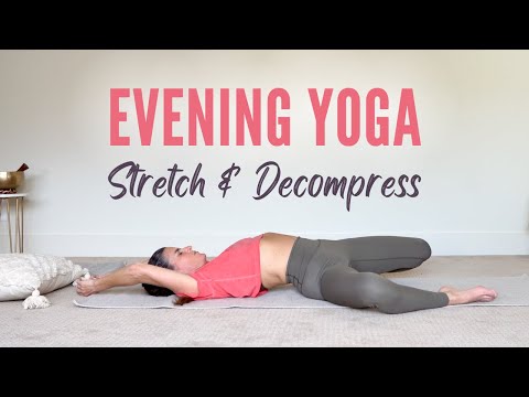 15 Minute Evening Yoga To Stretch & Decompress || Devi Daly Yoga
