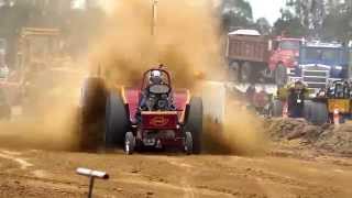 preview picture of video 'Stampede - Bushy Park Tractor Pull'
