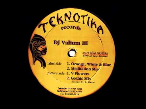 V° aka Phil Moon (1996) -  Oranje ,White & Blue - Teknotika Records