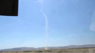 preview picture of video 'טורנדו חול (עלעול) ליד יריחו - תופעה מדהימה של פעם בחיים Tornado Chasers'