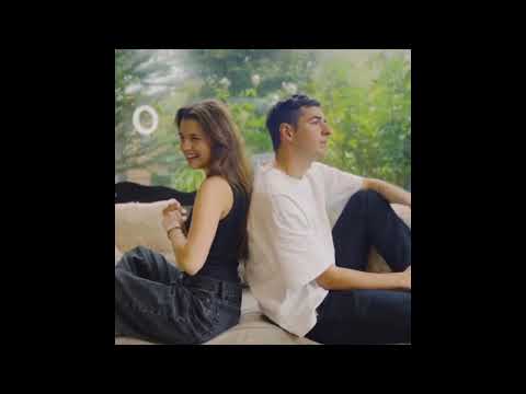 NACHOSKY, Clara - "A Palos" (Visualizer Oficial)