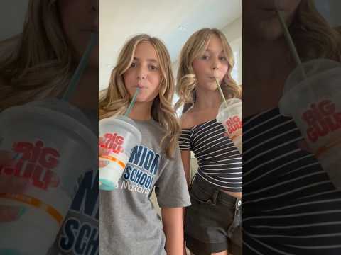 Nothing Beats A Jet2 Holiday DANCE 😂✈️ #dancechallenge #bffs #trending