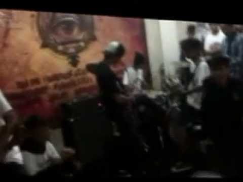 SIDE OFF ( HARDCORE)  Launching Party Fields Crew Movement, At.Pasar Segar Depok PART 2 .flv