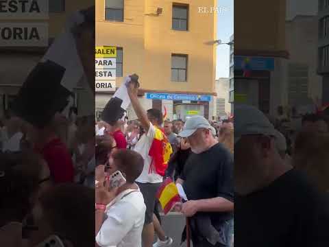Miles de personas se concentran en Ceuta para reclamar una respuesta a la crisis migratoria