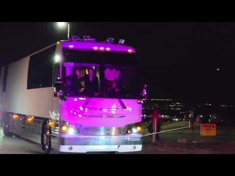 Video Paul McCartney leaving Isleta Amphitheater in Albuquerque 2025