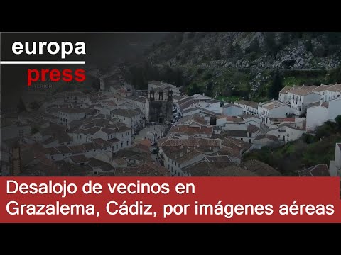 Imágenes aéreas de Grazalema (Cádiz) mientras se producía el desalojo de sus vecinos