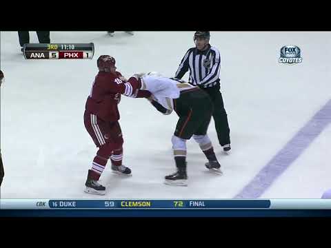 Rostislav Klesla vs Patrick Maroon Jan,11 2014