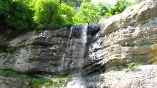 preview picture of video 'Bulgaria-Stara planina-Bovska Skaklya waterfall  85m.mov'