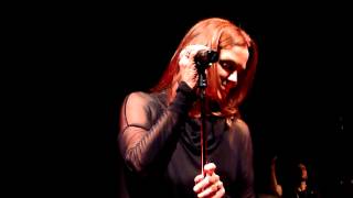 Belinda Carlisle - Valentine - Live in Melbourne - Doncaster Shoppingtown - 23 Nov 2013
