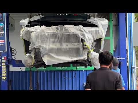  Xpander 2016 sau 8 năm sử dụng và gầm xe bị sét khá nhiều thì anh khách hàng mới sơn phủ gầm xe