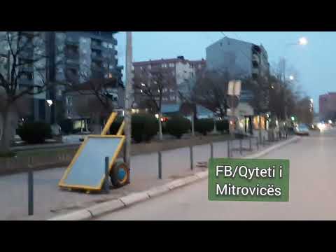 Momenti kur ndizen kandilat në Mitrovicë