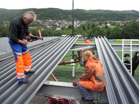 Skyting av takplater på Volda Stadion