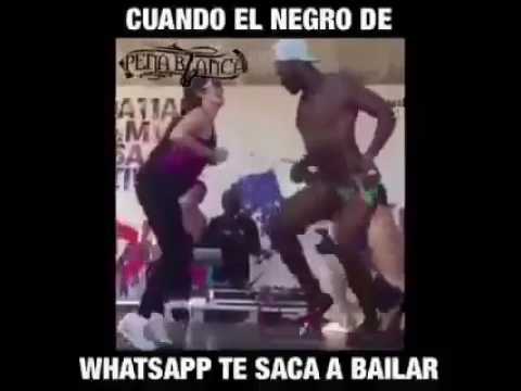 cuando el negro de whatsapp te saca a bailar