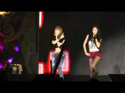[[Fancam] 100911 Jessica SNSD & Krystal f(x) - Tik Tok @ SM TOWN 2010 Shanghai