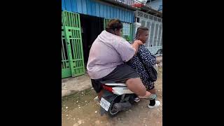 Download lagu Lihat Dua Orang Gendut Naik Motor Lucu! #trending #viral#share #pilpres#shortvideo #awasyojanaodisha mp3 Download lagu Lihat Dua Orang Gendut Naik Motor Lucu! #trending #viral#share #pilpres#shortvideo #awasyojanaodisha mp3