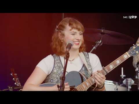 Mari Mathias - Tŷ Bach Twt / Milgi Milgi | Gŵyl Rhyng-Geltaidd Lorient | GWYLIAU '23