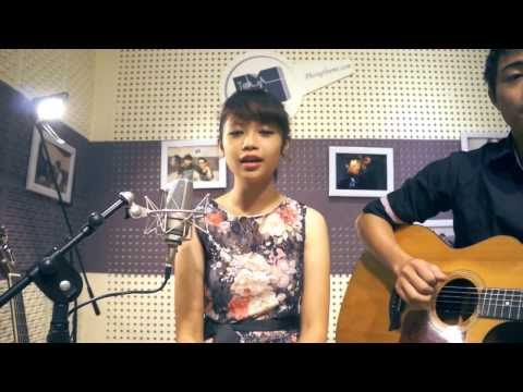 Thể hiện bởi Mờ Naive