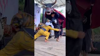 Download lagu Tarung Banteng VS Macan #bantengan #ndadi #jaranan #bantengnuswantoro #barongan #shorts #viral mp3 Download lagu Tarung Banteng VS Macan #bantengan #ndadi #jaranan #bantengnuswantoro #barongan #shorts #viral mp3