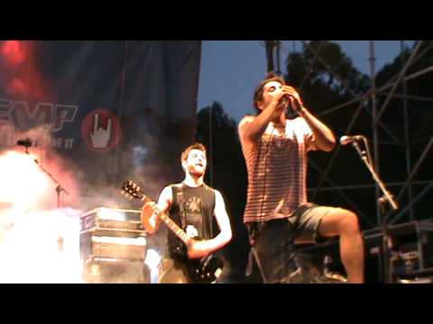 BACKJUMPER  - New Noise (Refused) feat. Giò Sada WFBD - No Blame @ Sikelian Hell Fest 2010