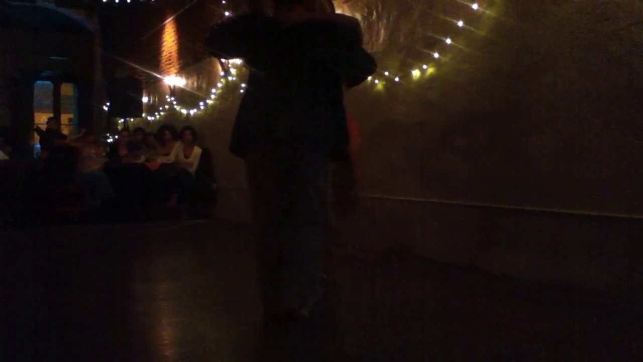 Video thumbnail for Agustina Gomez y Alejandro Lencina bailan en Muy Lunes - 2 de 4