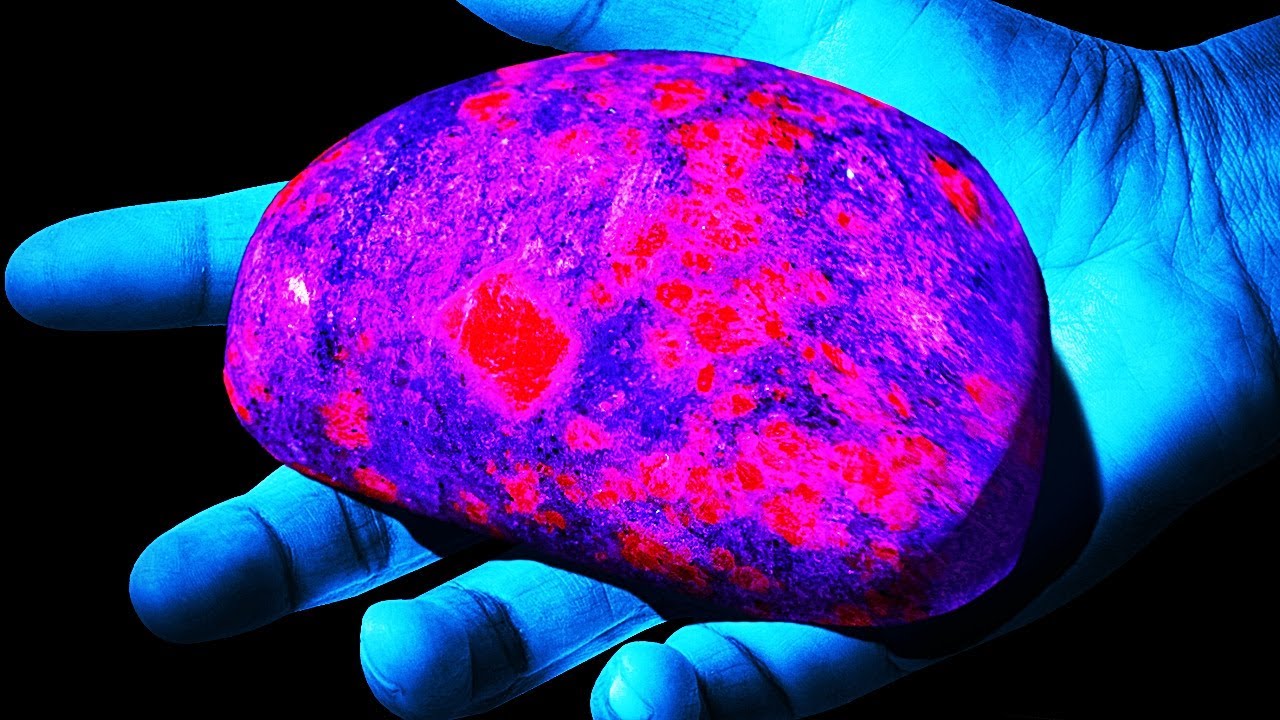 Mystère : impossible d’identifier des roches lumineuses incomparables à aucune autre existante
