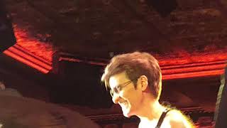 Jenn Colella singing “Respect”