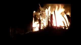 preview picture of video 'Casa pega fogo em Agudos do Sul'