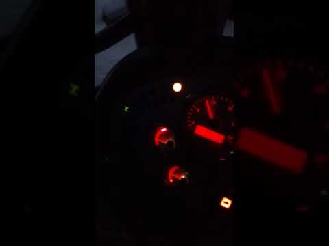 Моргает жёлтая лампочка Jcb3cx