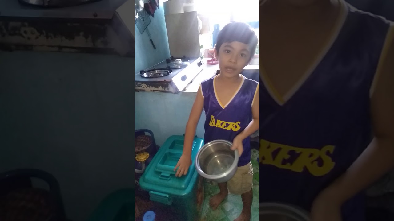 hakbang sa pagsasaing Ng kanin o pagluto Ng kanin.