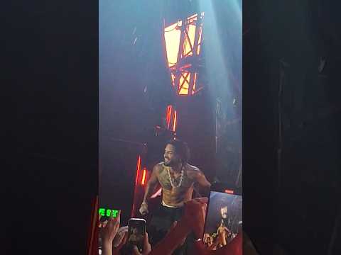 Maluma Ibiza se quita la camiseta 🔥🔥🫣. Maluma Ushuaïa 2023. concierto