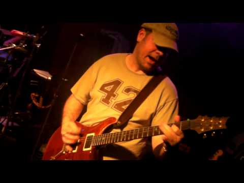 Alice in Chains-The Man in the Box-The Groove Junkies-The Red Door-Mar 2010