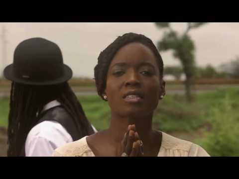 Musique. Duo Awa Ly-Faada Freddy dans "Here"