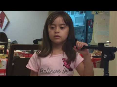 Maria Clara e Julia cantando "Trevo Tu"