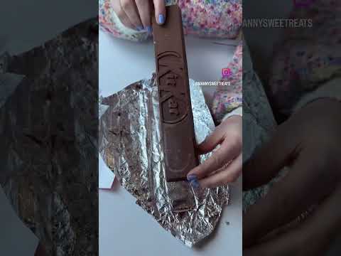 XL KIT KAT CHOCOLATE BAR! 🍫🔥10” Gigantic Milk Chocolate Kit Kat filled w/ Nutella & Mixed Nuts! 🌰