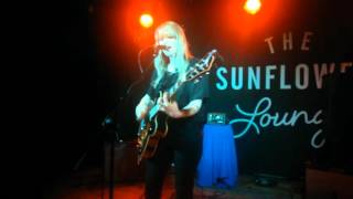 Hannah Lou Clark - Kids In Heat - Live