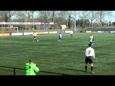 Be Quick 1887 O17-1 tegen  AFC '34 O17 1