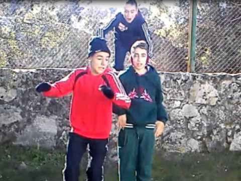 TRAILER DE LOS ROMPE HUESOS.