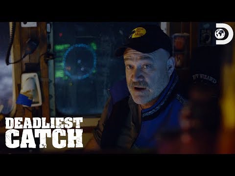 The Wizard's Lights Go Out at Sea | Deadliest Catch