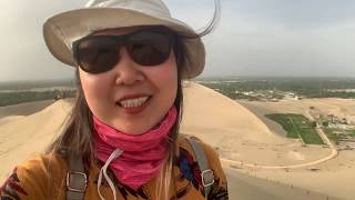 preview picture of video '敦煌: 鸣沙山&月牙泉 游记攻略 | Visit Dunhuang: Ming Sha Shan & Crescent Moon Lake'