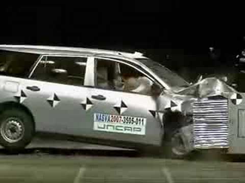 Crash Test 2007 / 2008 Nissan Ad Wagon (Offset Test) JNCAP