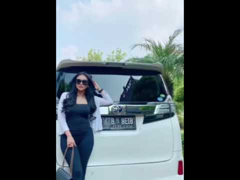 VIRAL!!!! beredar suara NIKiTA MIRZANI berantem dgn BEBIZIE,,, sebut2 LONTE!!!