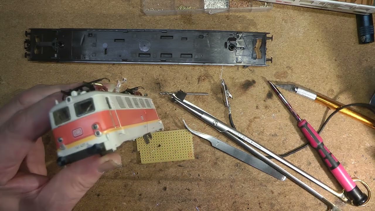 Wolfgangs Märklin Modellbahn - Märklin E141 s bahn kompl  zug wird Digital Mit Rot Weiß