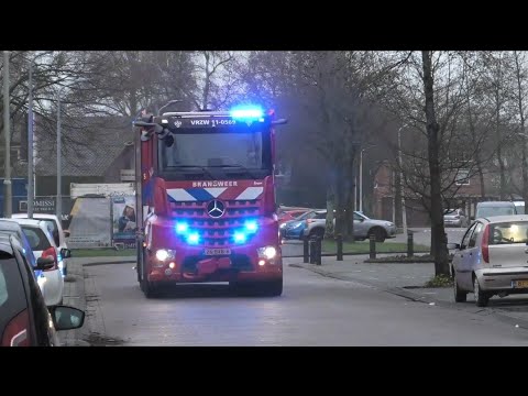Primeur SB 110569 Brandweer Krommenie met spoed naar een Grote Industriebrand in Volendam
